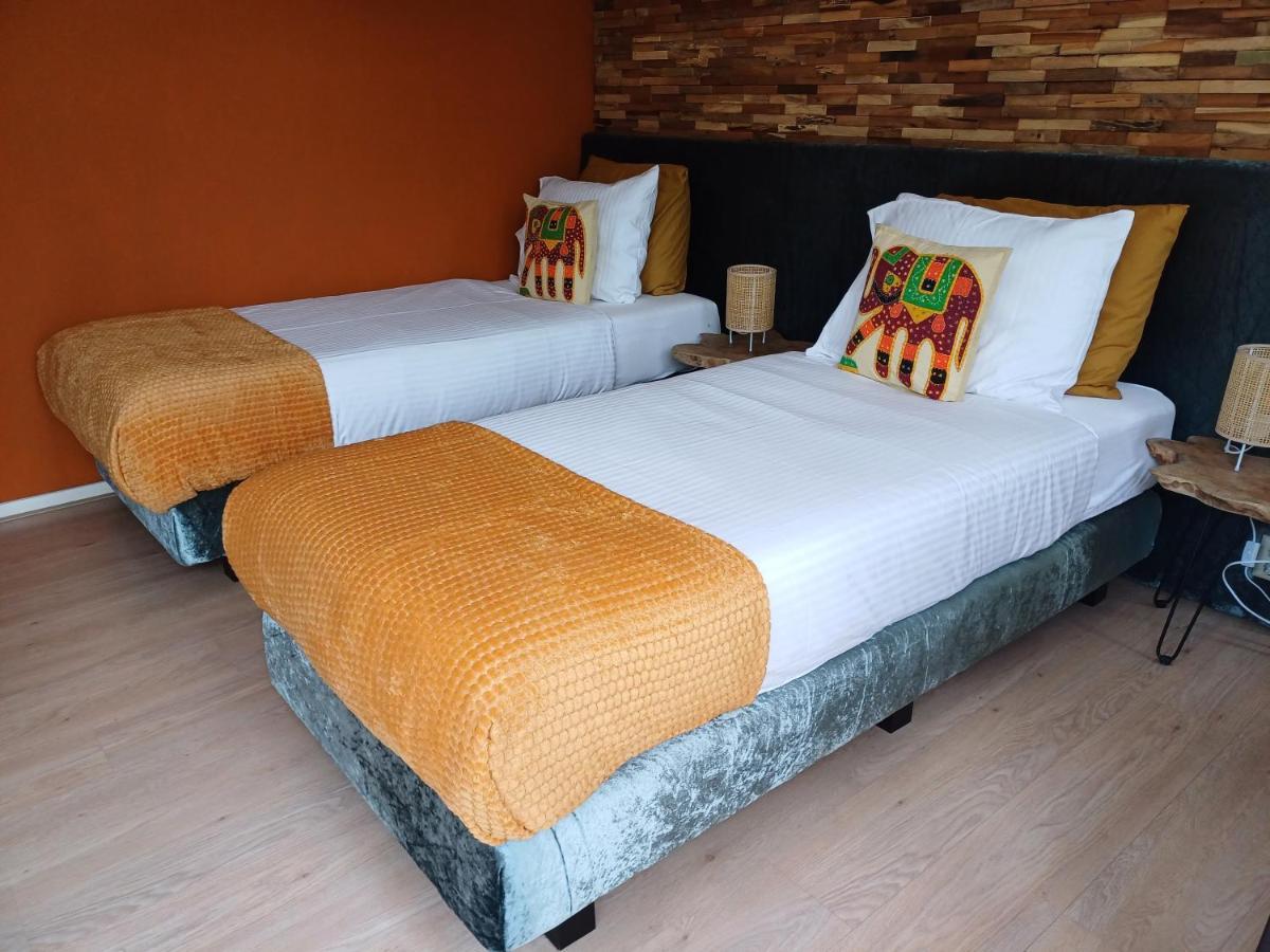 East Meets West Bed And Breakfast Veenendaal Ngoại thất bức ảnh