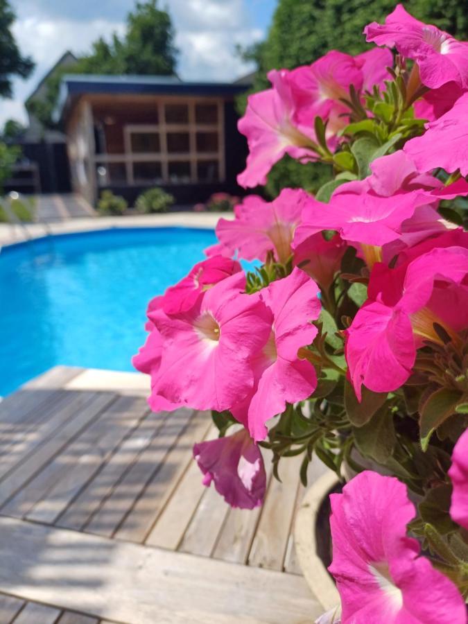 East Meets West Bed And Breakfast Veenendaal Ngoại thất bức ảnh